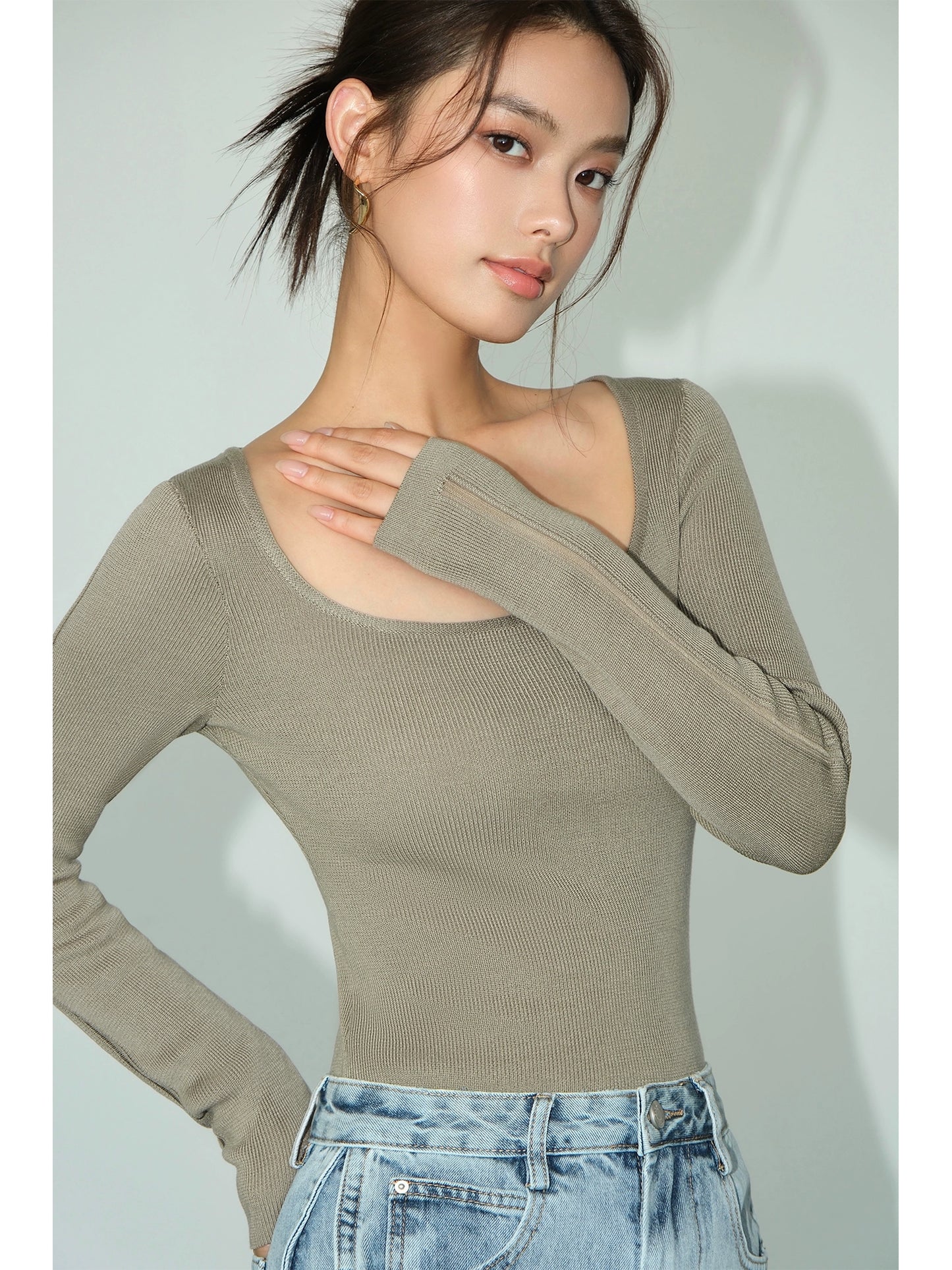 Anya Minimalist Top
