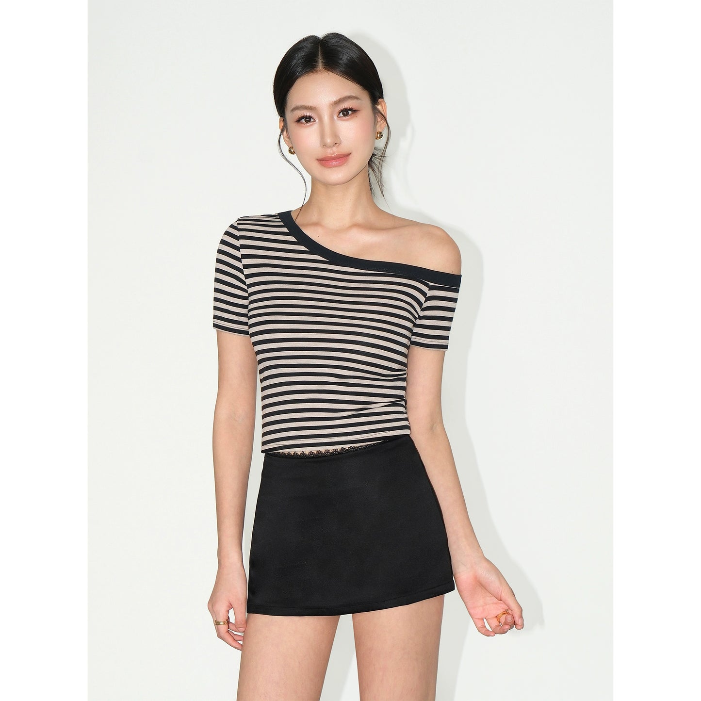 Raya Bold Line Crop